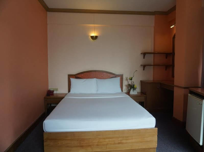 Tanaphat Hatyai Hotel Hat Yai Exteriör bild